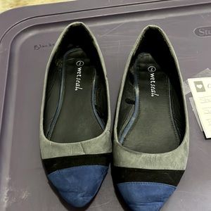 Wet Seal Flats 💙🤍🖤